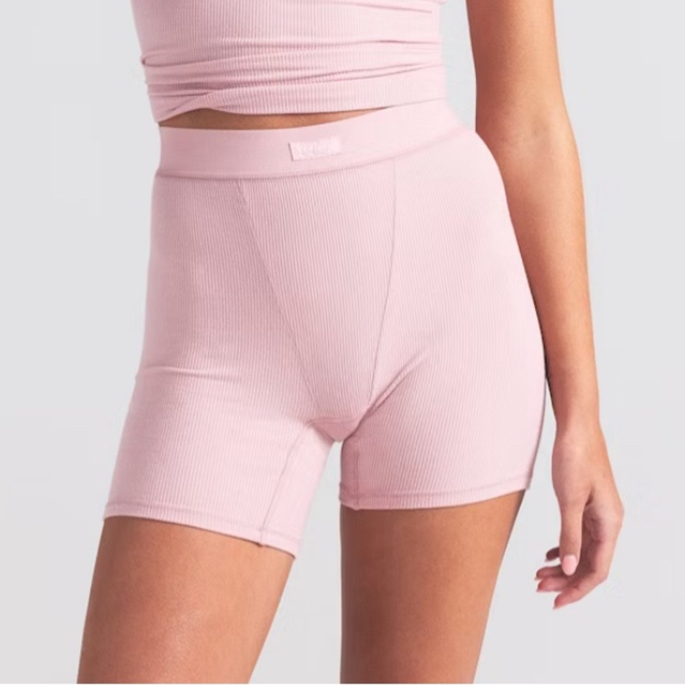 SKIMS Pink Bike Shorts Seamless Stretchy Design